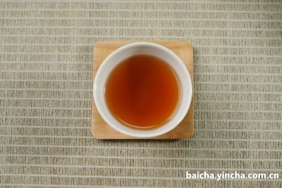 安吉白茶是什么茶的颜色和味道，以及它的茶型和另外一个名称是什么？