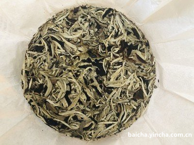 白茶香水和茉莉哪个更淡一些？比较白茶和茉莉的香味，白茶茉莉花香香水，选择哪个更好？