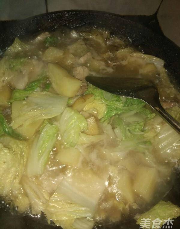 萝土豆炖白菜的做法、功效及好吃吗