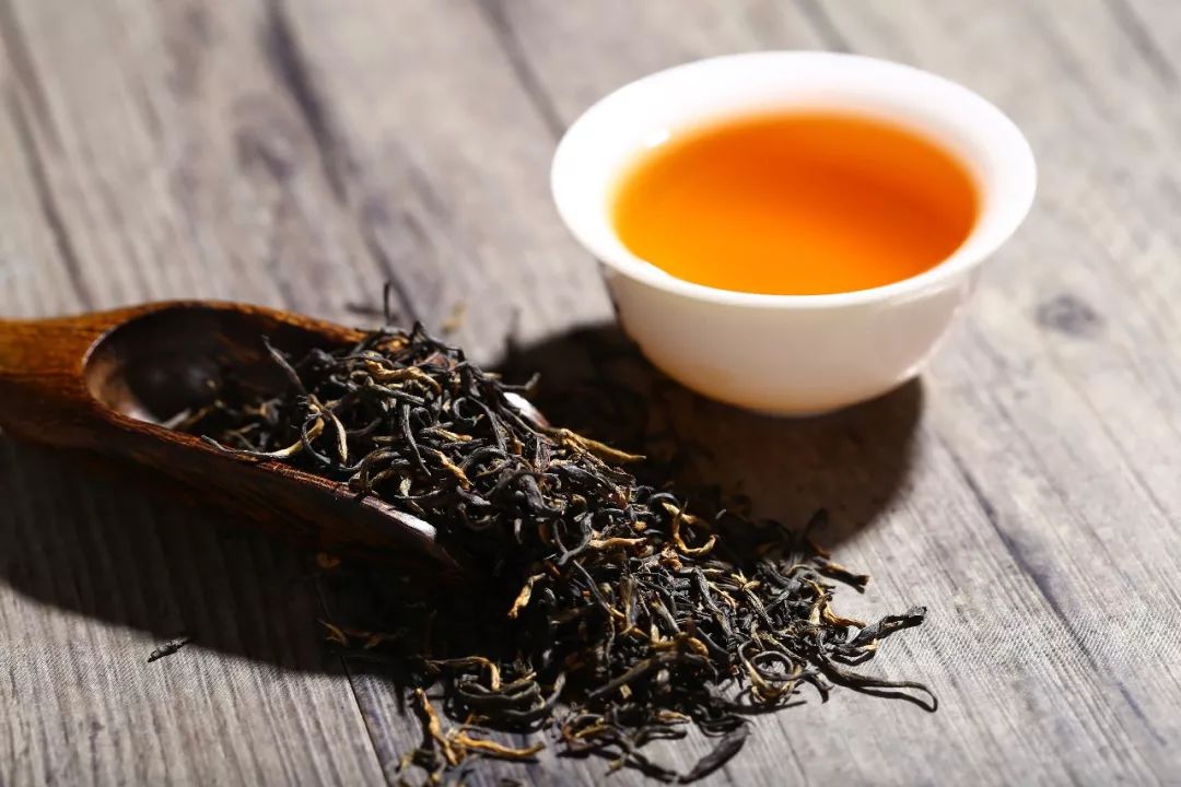 红茶白茶绿茶黑茶的区别、功效及健比较