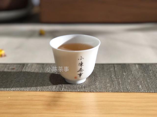 白茶饼是泡还是煮，茶饼放多久不能喝，茶越煮越好喝