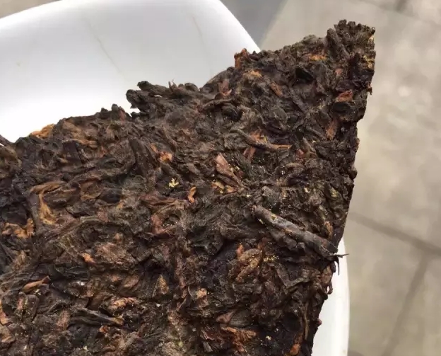 白茶和普洱茶能放在一起存吗?