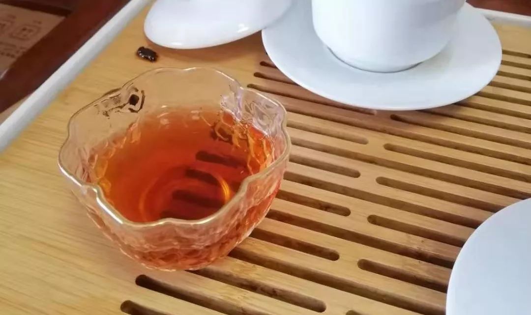 熟普白茶红茶哪个更健