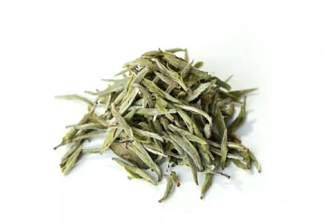 莓茶与白茶有什么不同吗，莓茶和白茶区别