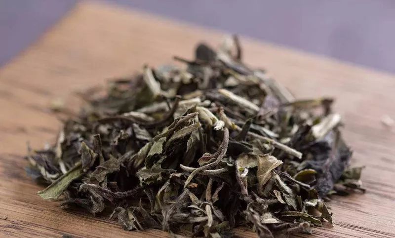 莓茶与白茶有什么不同吗，莓茶和白茶区别