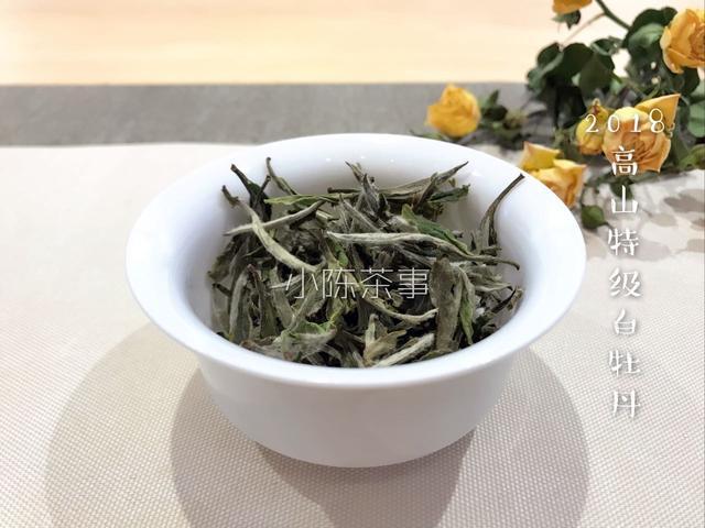 莓茶与白茶有什么不同