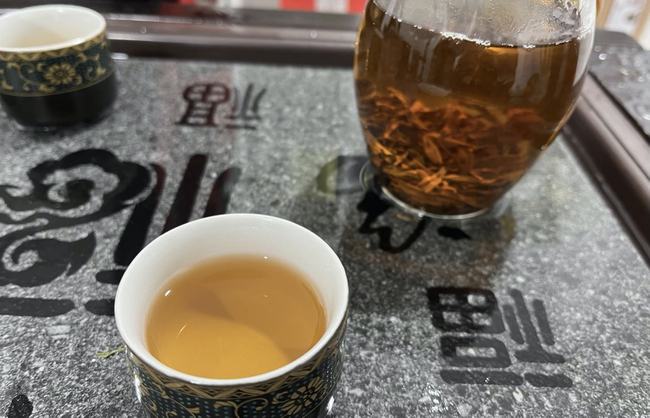 安吉特产白茶帝御赐珍品茶价格