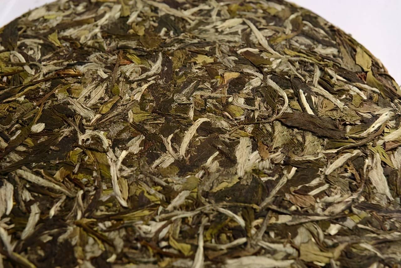 白天鹅茶业福鼎白茶荒野白牡丹100多钱一盒