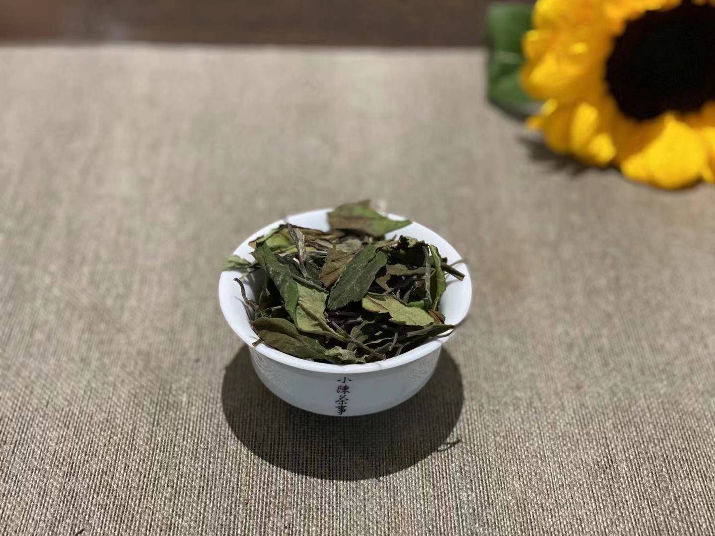 普洱茶跟白茶哪个贵