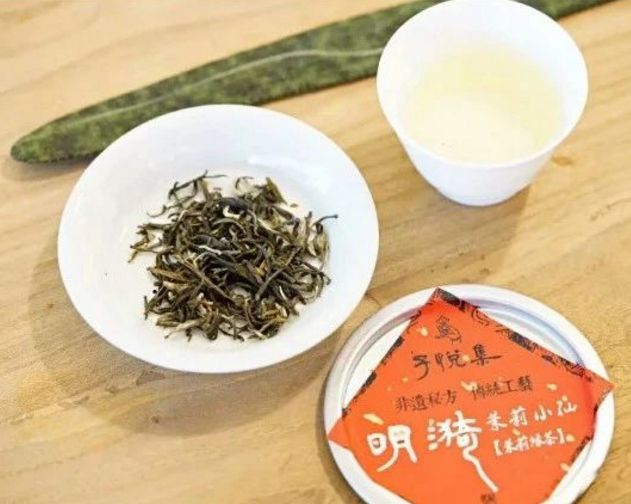 秋天适合喝白茶还是碎银子茶