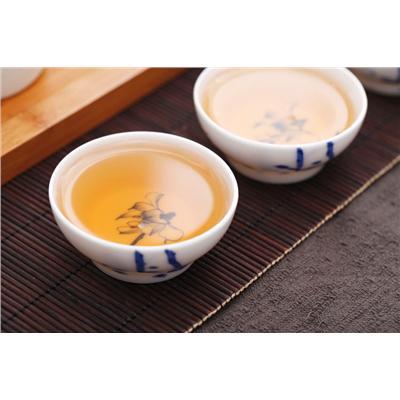 白牡丹茶饼是普洱吗，还是白茶？属于什么茶？