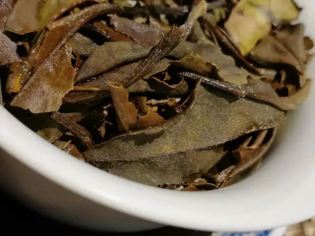 白茶为什么做成饼状，有饼茶和散茶的原因是什么？