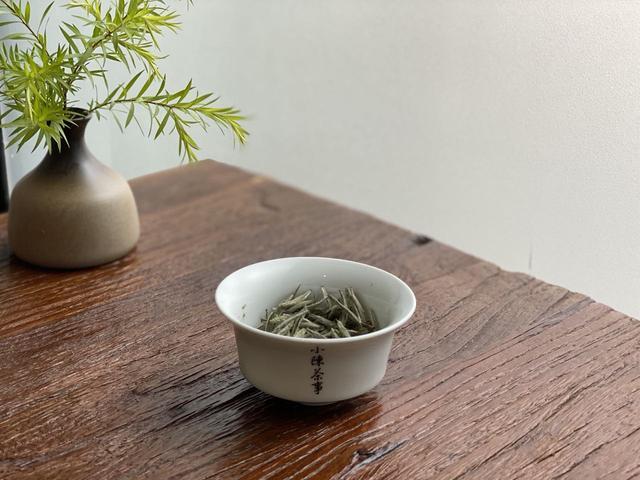 老白茶有醋味吗怎么泡好，味道有些酸怎么回事？