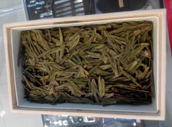 安吉白茶茶叶价格一般在多少钱一斤？