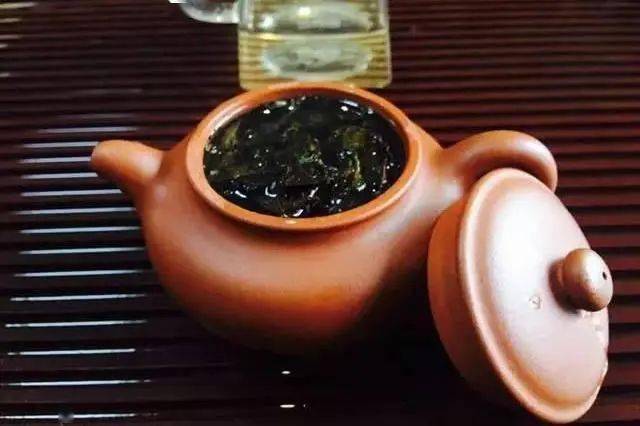 白茶会把杯子染色吗知乎文章：白茶杯有茶渍怎么洗