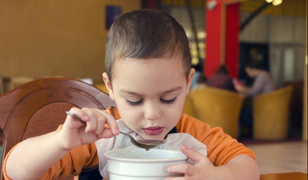 4岁小孩能喝白茶吗吗