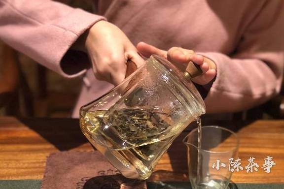 白茶哪个种类泡起来最浓稠喝？