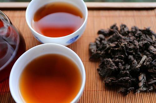 绿茶白茶红茶黑茶青茶黄茶主要是按什么分类的，五大茶类的比较