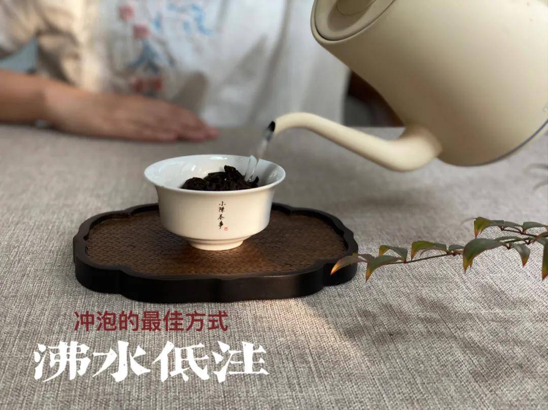 白茶好绿茶好白茶有什么功效，哪个更好更营养高？