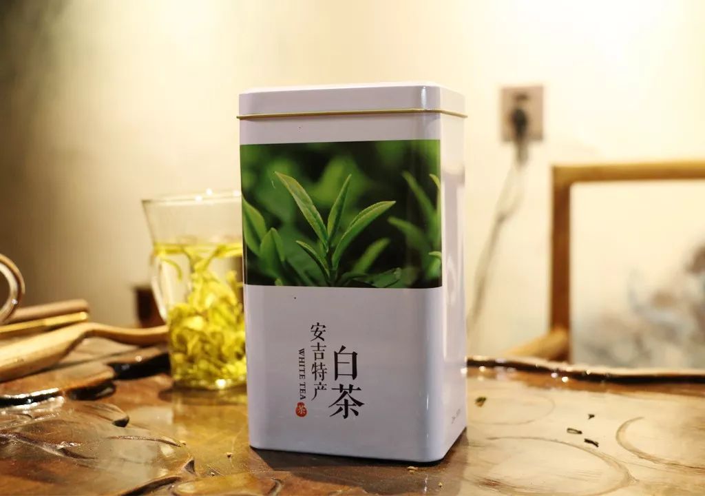 白茶好绿茶好白茶有什么功效，哪个更好更营养高？