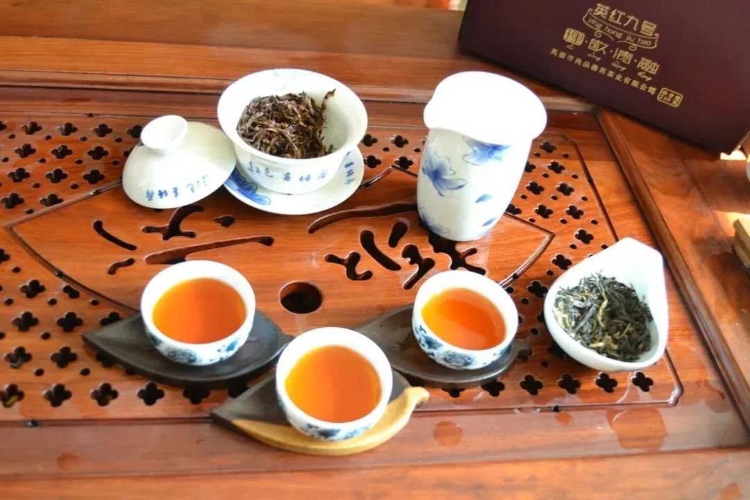 降血脂黑茶好还是绿茶好